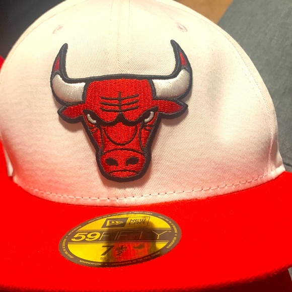Chicago Bulls Hat Never Worn - Picture 2 of 5